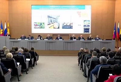 Инвестиции в теплицы и виноградники: в Новороссийске подвели итоги развития АПК и планы до 2031 года