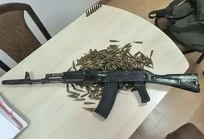 Кубанец привез из зоны СВО автомат Калашникова и патроны и пытался незаконно их продать