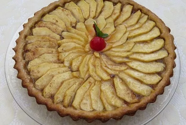 Пеку этот пирог за полчаса - получается такой вкусный, что съедается весь сразу же