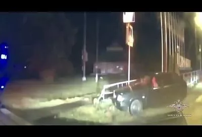 На Кубани полицейские устроили погоню за неадекватным водителем без прав на ВАЗе