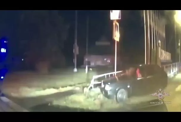 На Кубани полицейские устроили погоню за неадекватным водителем без прав на ВАЗе