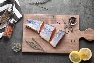 Солим красную рыбу за 2–3 дня до праздника: проверенный домашний рецепт от шеф-повара