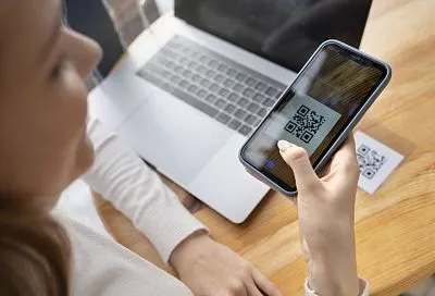 В России появится новый платежный инструмент для иностранцев с QR-кодами