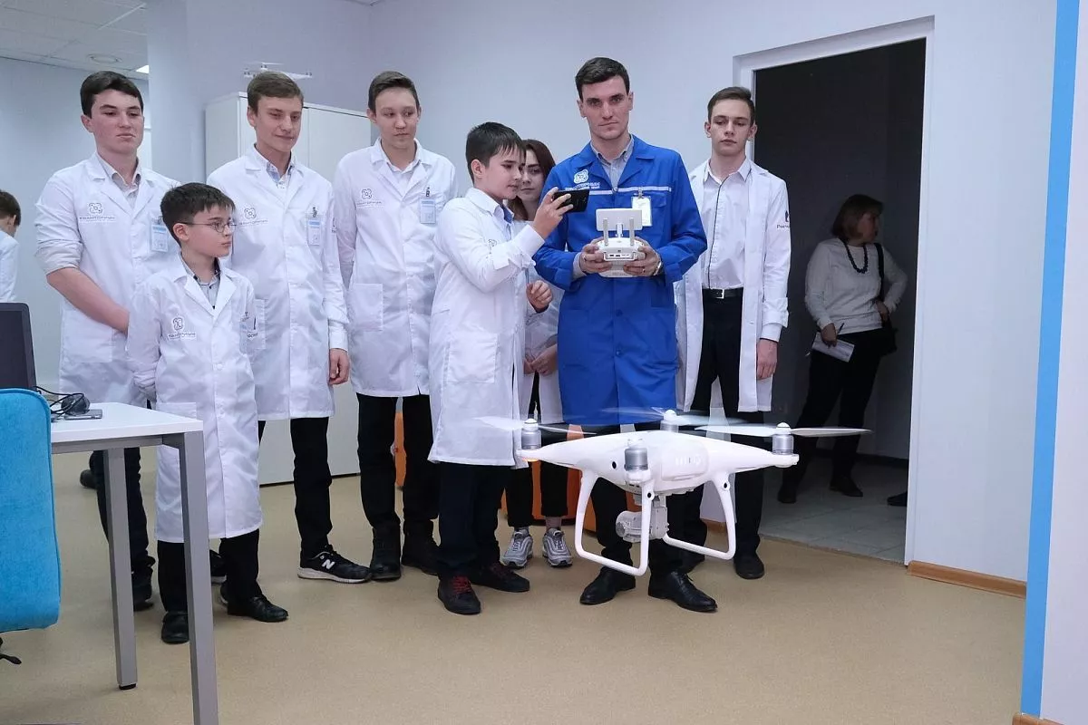 В краснодарском «Кванториуме» уже сегодня учится тысяча школьников от 10 до 17 лет, по 12 – 15 человек в группе.