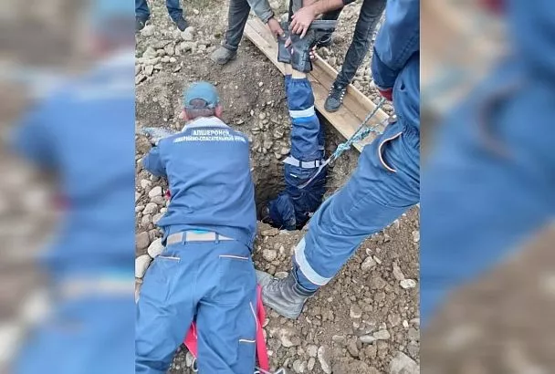 11-летний школьник упал в неогороженную яму в Апшеронске и провел там всю ночь