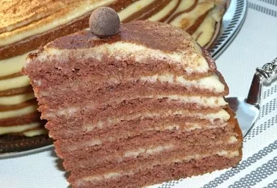 Торт «Дачный вечер» на кефире: всегда пористые коржи и нежнейший заварной крем