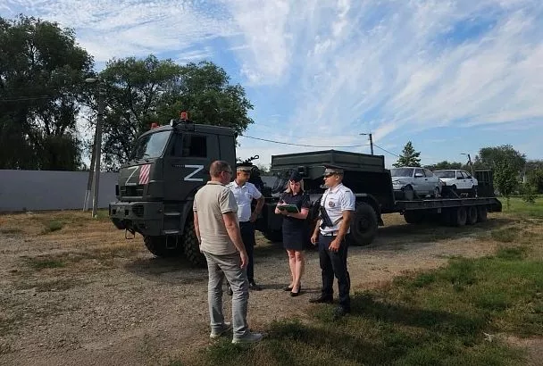 Конфискованные автомобили передали в зону СВО кубанские приставы