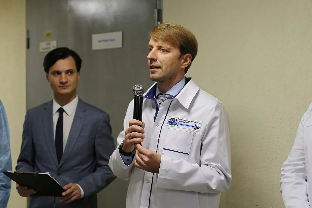 Михаил Шарафан на открытии научно-производственного центра «АкваКуб-19».