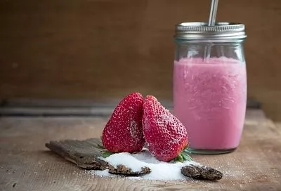 Если не хочется мяса - ешьте клубнику! Самый простой рецепт приготовления смузи с клубникой