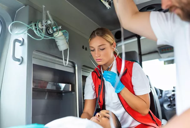 Врачам скорой помощи официально расширили полномочия для работы в чрезвычайных ситуациях