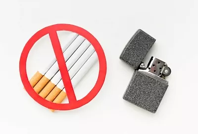 От разговора до полиции: алгоритм действий, если сосед курит на лестничной клетке