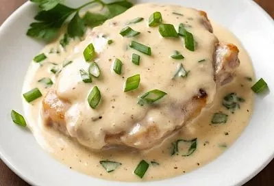 Куриное филе в сливочно-сырном соусе: нежнее, чем в ресторане — готовится всего 30 минут 
