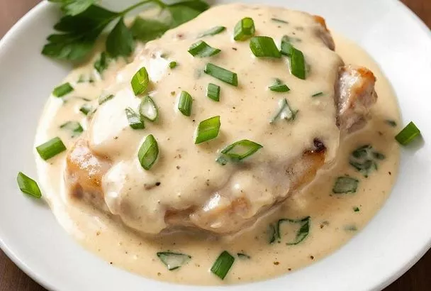 Куриное филе в сливочно-сырном соусе: нежнее, чем в ресторане — готовится всего 30 минут 