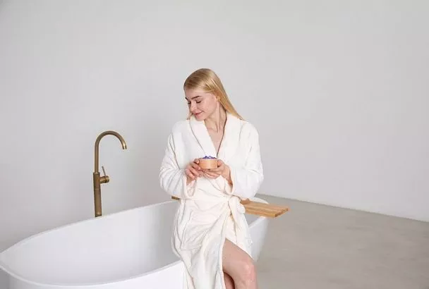 Помогут соль и травки: народные методы избавления от боли в пятке при ходьбе