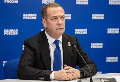 «Попытки спрятать политический статус будут жестко пресекаться»: Медведев обратился к участникам предварительного голосования ЕР