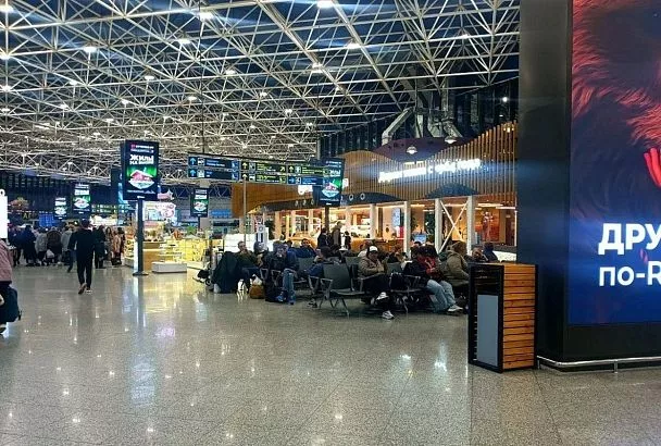 В аэропортах Краснодара и Сочи задерживаются более 80 рейсов