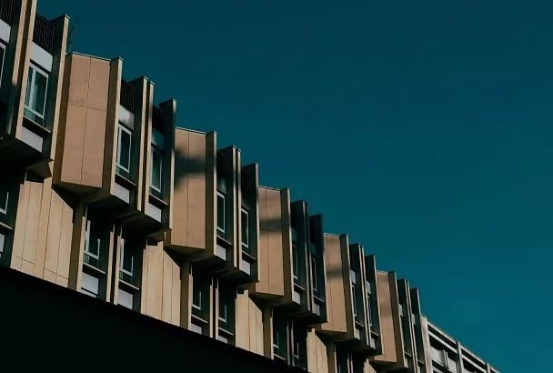 Почему сиротам не хватает жилья: почти половина госзакупок срывается из-за заниженных цен