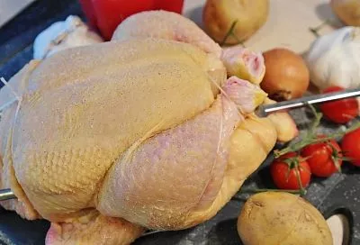 Кожа здесь лишняя: пять фактов ЗА то, чтобы регулярно есть куриное мясо