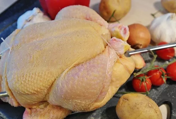Кожа здесь лишняя: пять фактов ЗА то, чтобы регулярно есть куриное мясо