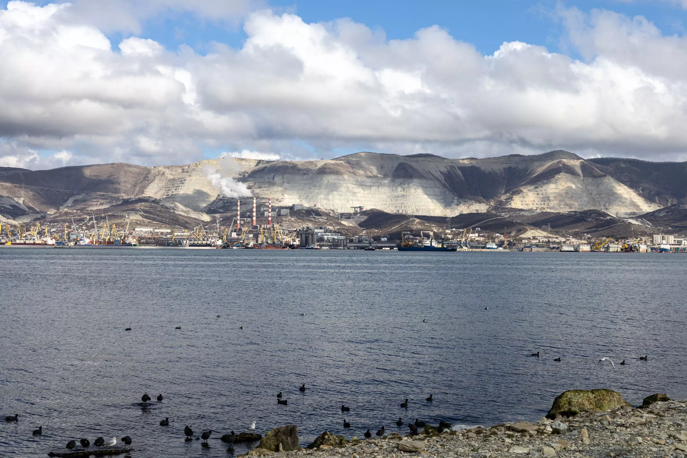 Учения со стрельбами пройдут в акватории морпорта Новороссийска 14 октября 