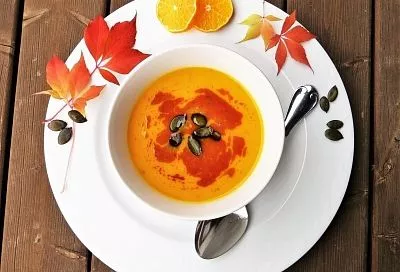 Осенний день будет теплее, если в тарелке пряный тыквенный суп-пюре: как его готовить