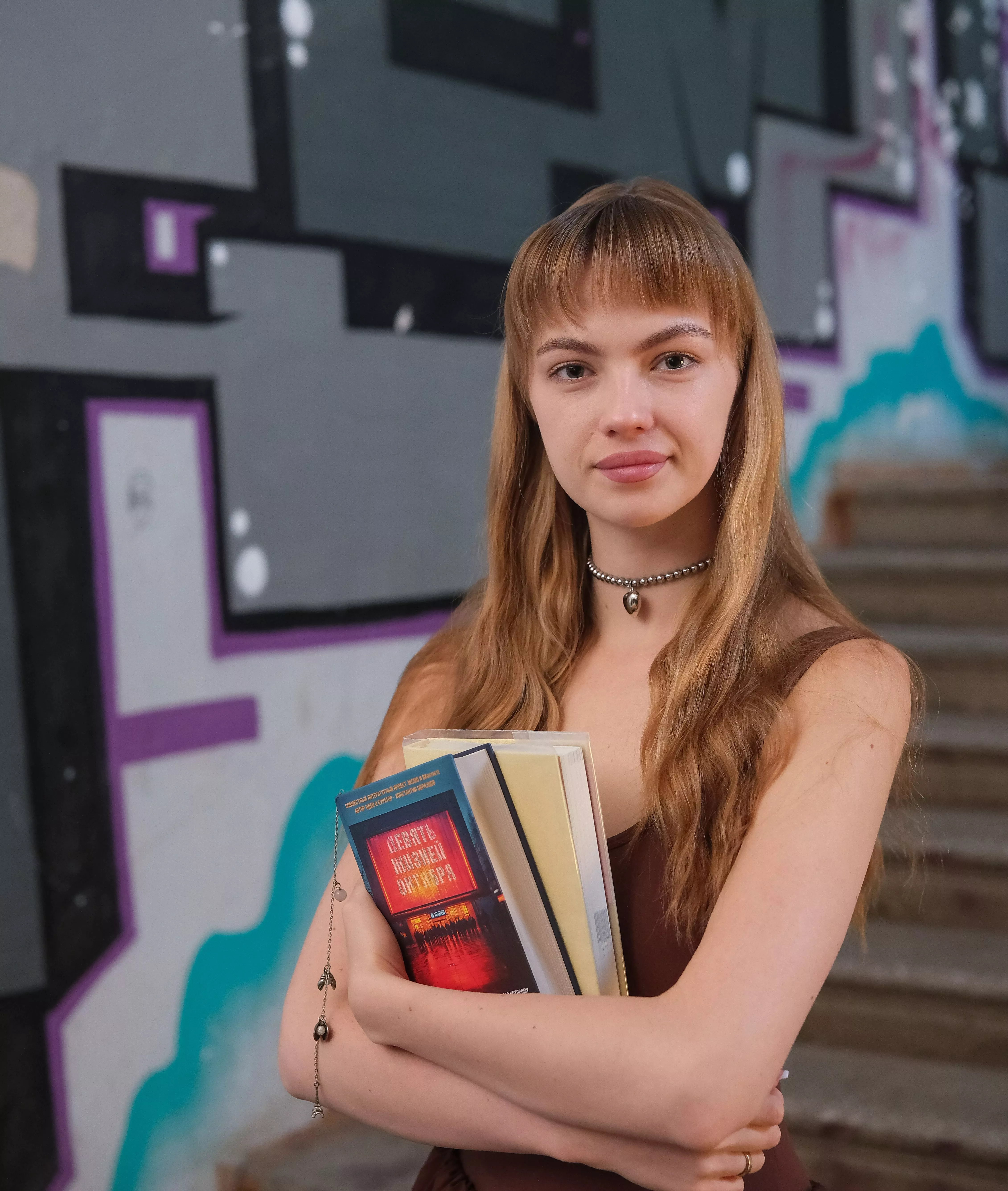 Блондинка из Краснодара попала на первое в мире реалити-шоу о писателях