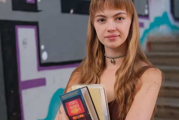 Блондинка из Краснодара попала на первое в мире реалити-шоу о писателях