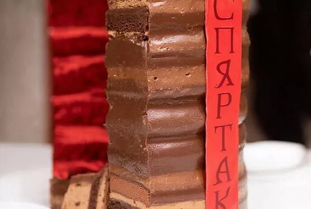 Вертикальный торт «Спартак» без раскатки коржей. Шоколадный медовик, простой в приготовлении и эффектный на столе