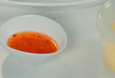 Всего 2 ингредиента, а вкуснотища нереальная: шеф Ивлев научил делать свой любимый соус – нет ничего проще