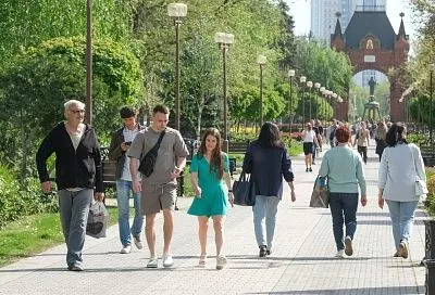 Каждый второй опрошенный краснодарец проведет майские праздники дома 