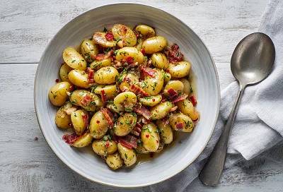 Немецкий картофельный салат с беконом