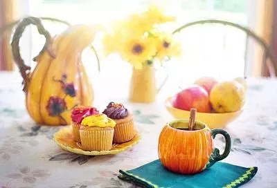 Осенний десерт, который порадует всех: как испечь ароматные тыквенные кексы без долгой подготовки