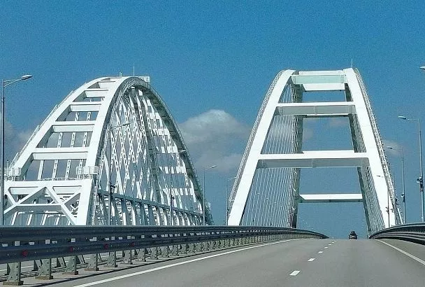 Четыре поезда задерживаются на Кубани из-за перекрытия Крымского моста