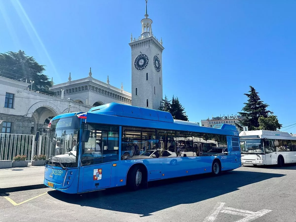 Работу общественного транспорта продлят в Сочи в новогоднюю ночь