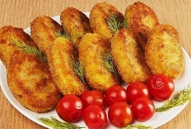 Такие котлеты без мяса можно есть хоть по 10 штук за раз: хрустящие снаружи, нежные внутри! Рецепт — пальчики оближешь