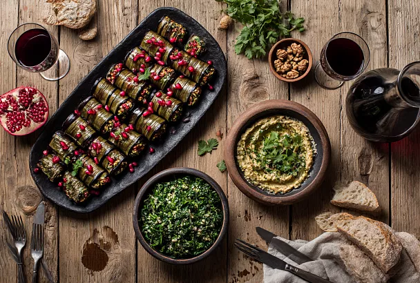 Три грузинские закуски для Нового года: баклажаны, шпинат и соус баже