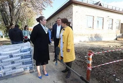 В Гостагаевской продолжается капремонт станичной поликлиники и больницы