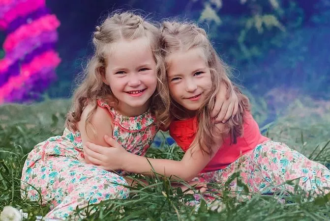 Мила и Ульяна Самутины 