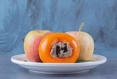 Хурма вяжет – возьми яблоко: простой способ ускорить дозревание фруктов