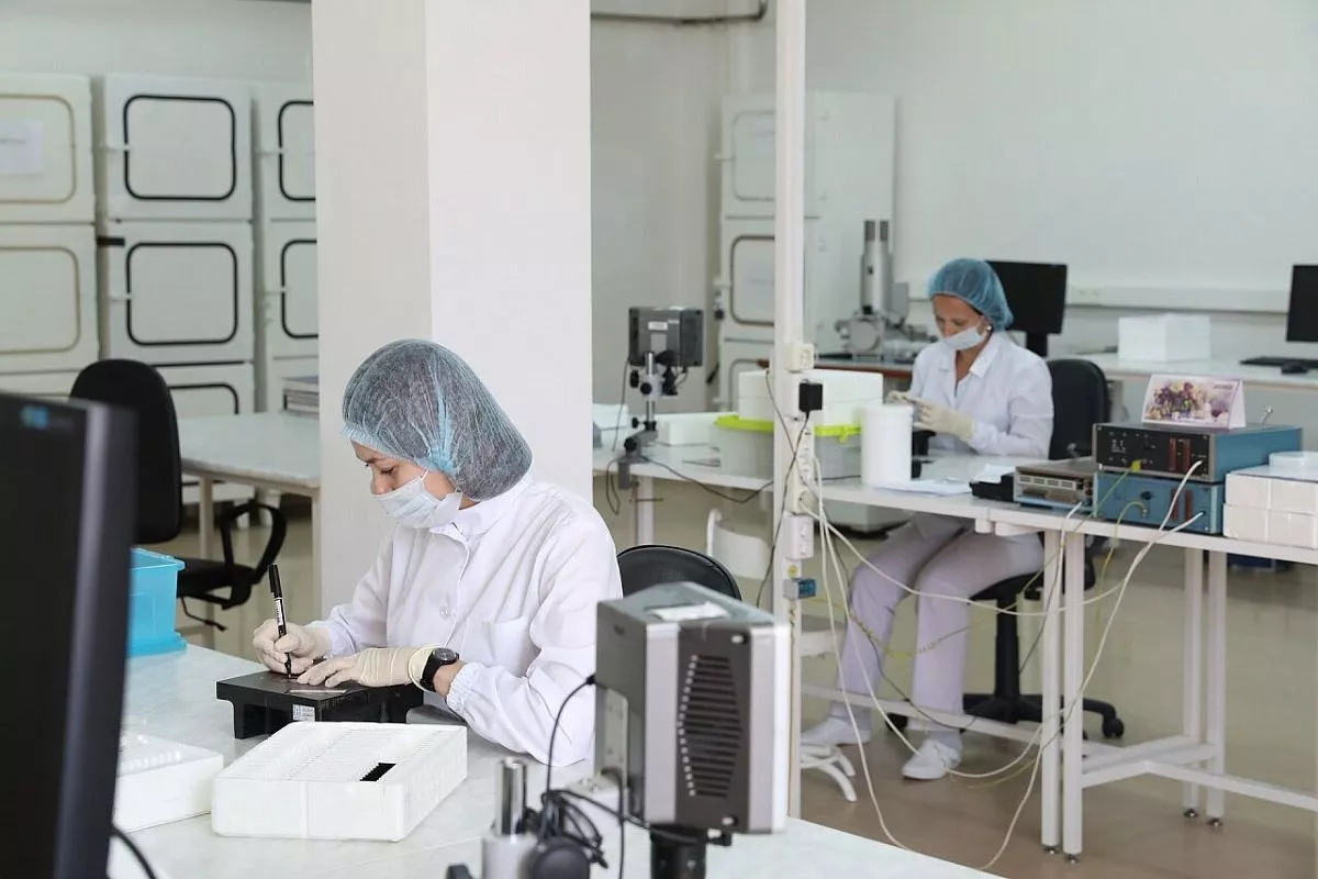 В радиоэлектронном промышленности на Кубани занято более 2, 5 тысяч человек. В радиоэлектронном промышленности на Кубани занято более 2, 5 тысяч человек.