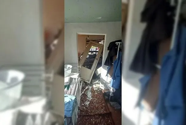 Пьяный водитель на ВАЗе влетел в частный дом на Кубани. Хозяйка в больнице