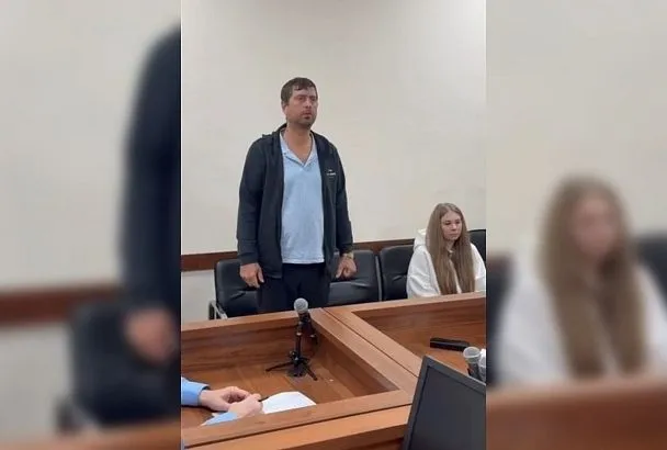Экс-сотрудница налоговой инспекции и юрист получили сроки за взяточничество в Краснодаре