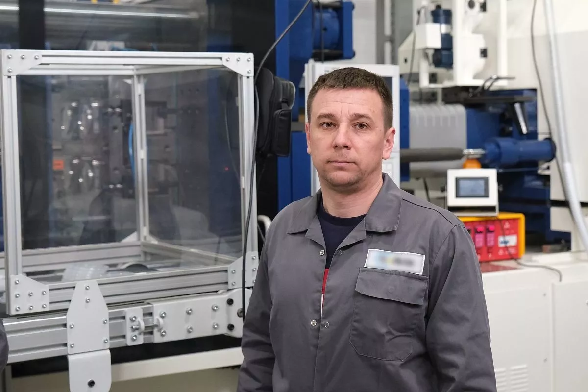 Технический директор предприятия в Афипском Денис Кибалко рассказал, что расширять производство помогают займы краевого Фонда развития промышленности.