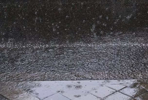 Улицы Сочи вновь ушли под воду