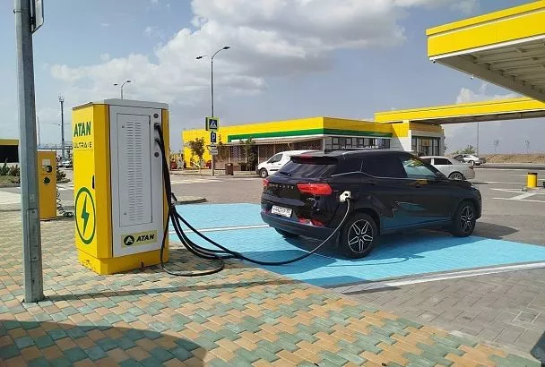 За год на 11% снизилась стоимость электромобилей на Кубани