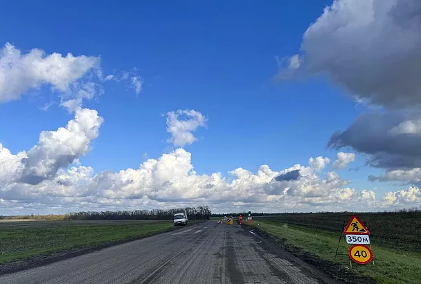 Ремонтные работы начались на участке дороги между Тбилисской и Кропоткиным в Кавказском районе