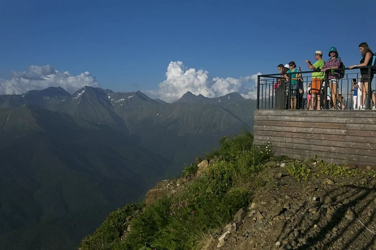 Названа дата открытия летнего сезона на курорте «Роза Хутор» в горах под Сочи