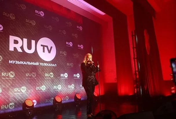 Звезды телеканала RU.TV выступили в госпитале Минобороны РФ и санатории Росгвардии на Кубани