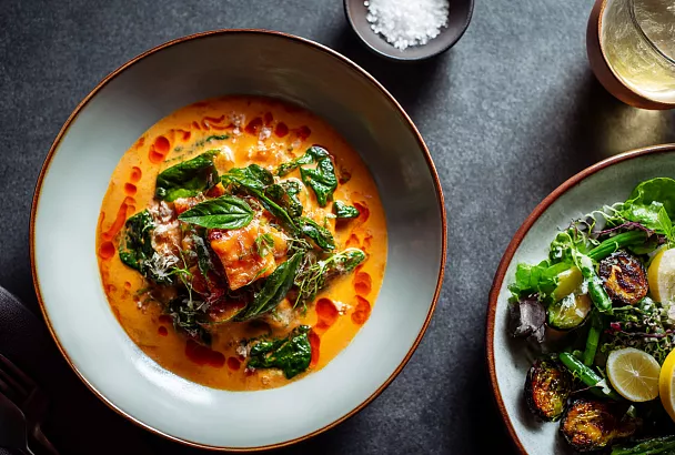 Почему домашняя еда часто кажется пресной: 4 главных принципа правильной приправы