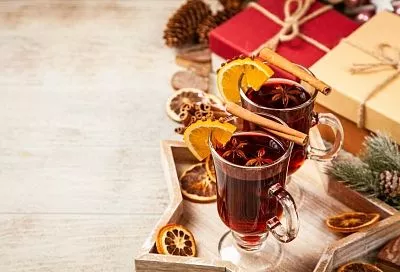 Вместо вина беру сочные фрукты и варю из них ароматный согревающий безалкогольный глинтвейн. Пошаговый рецепт
